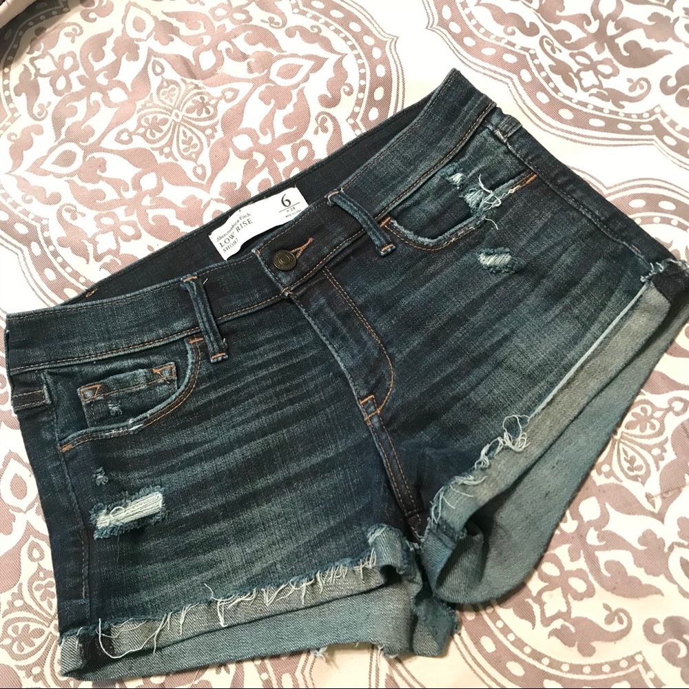 Low-Rise Abercrombie Shorts 💙